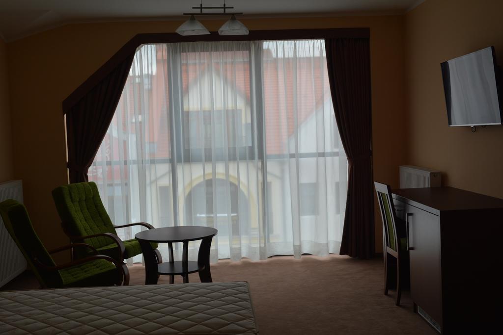ホテル Gosciniec Pan Tadeusz II ギジツコ 部屋 写真